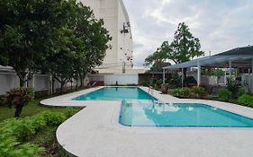 RedDoorz Plus @ Pakuan Residence Tajur